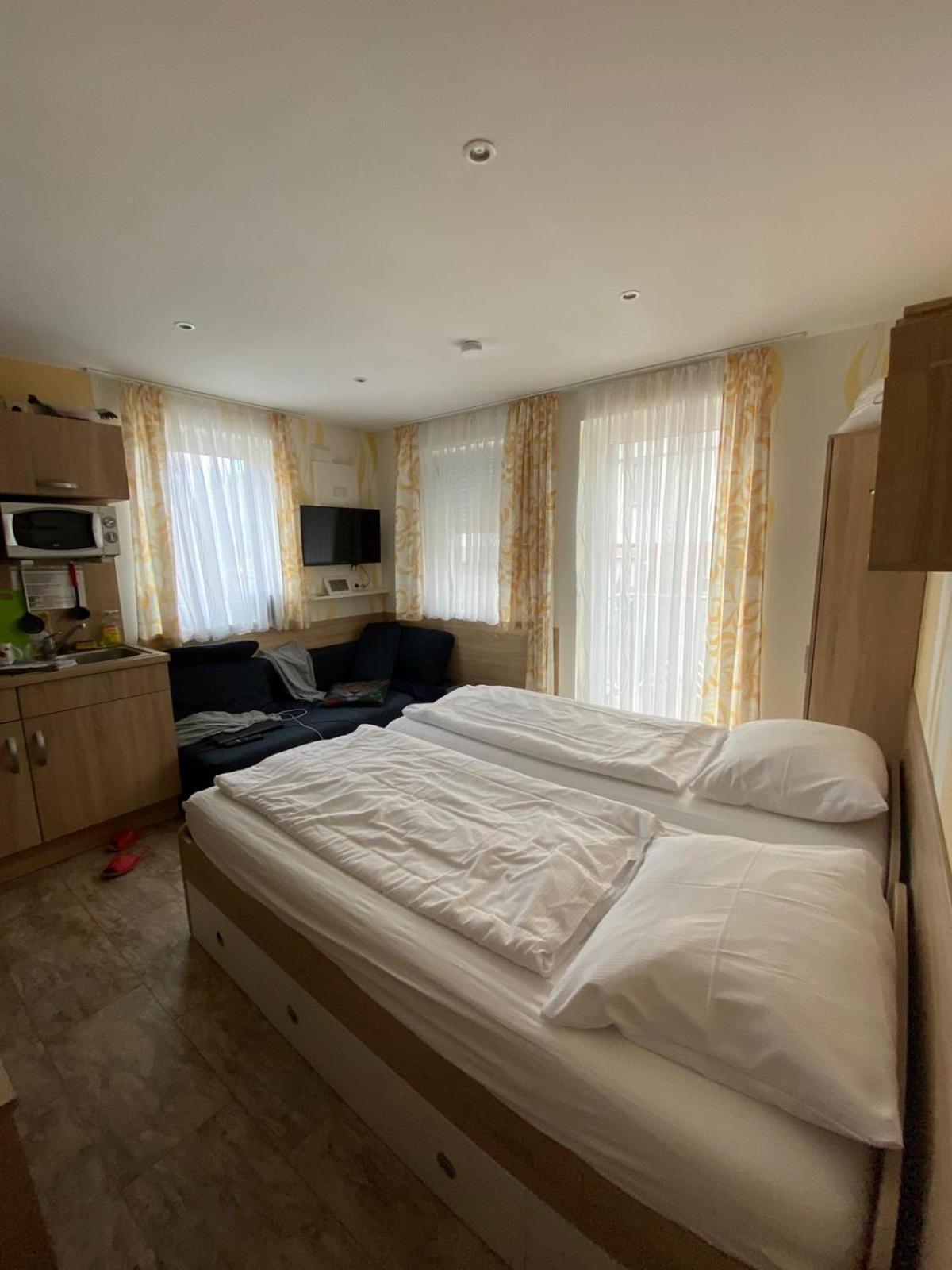 Hotel Mowo Kirchberg Würzburg Esterno foto