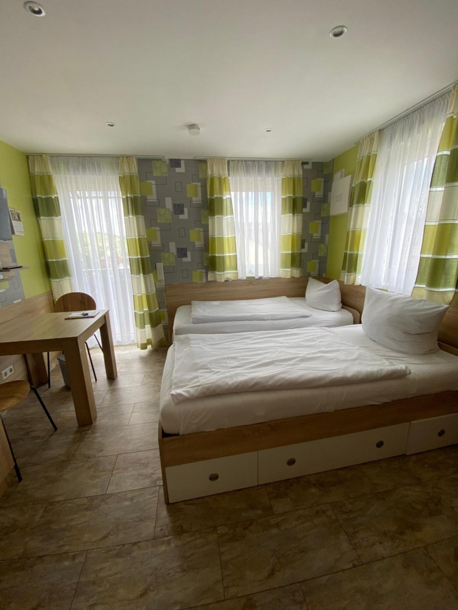Hotel Mowo Kirchberg Würzburg Esterno foto