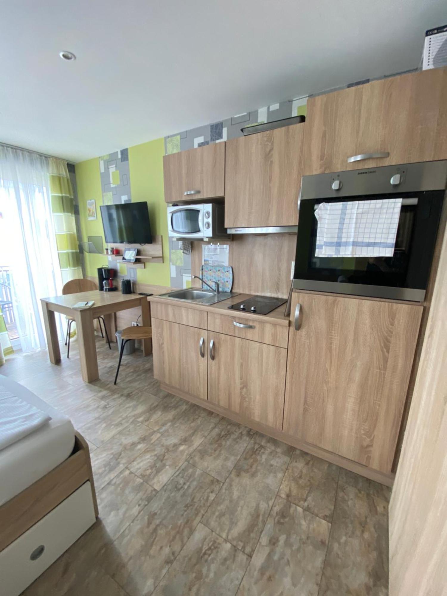 Hotel Mowo Kirchberg Würzburg Esterno foto