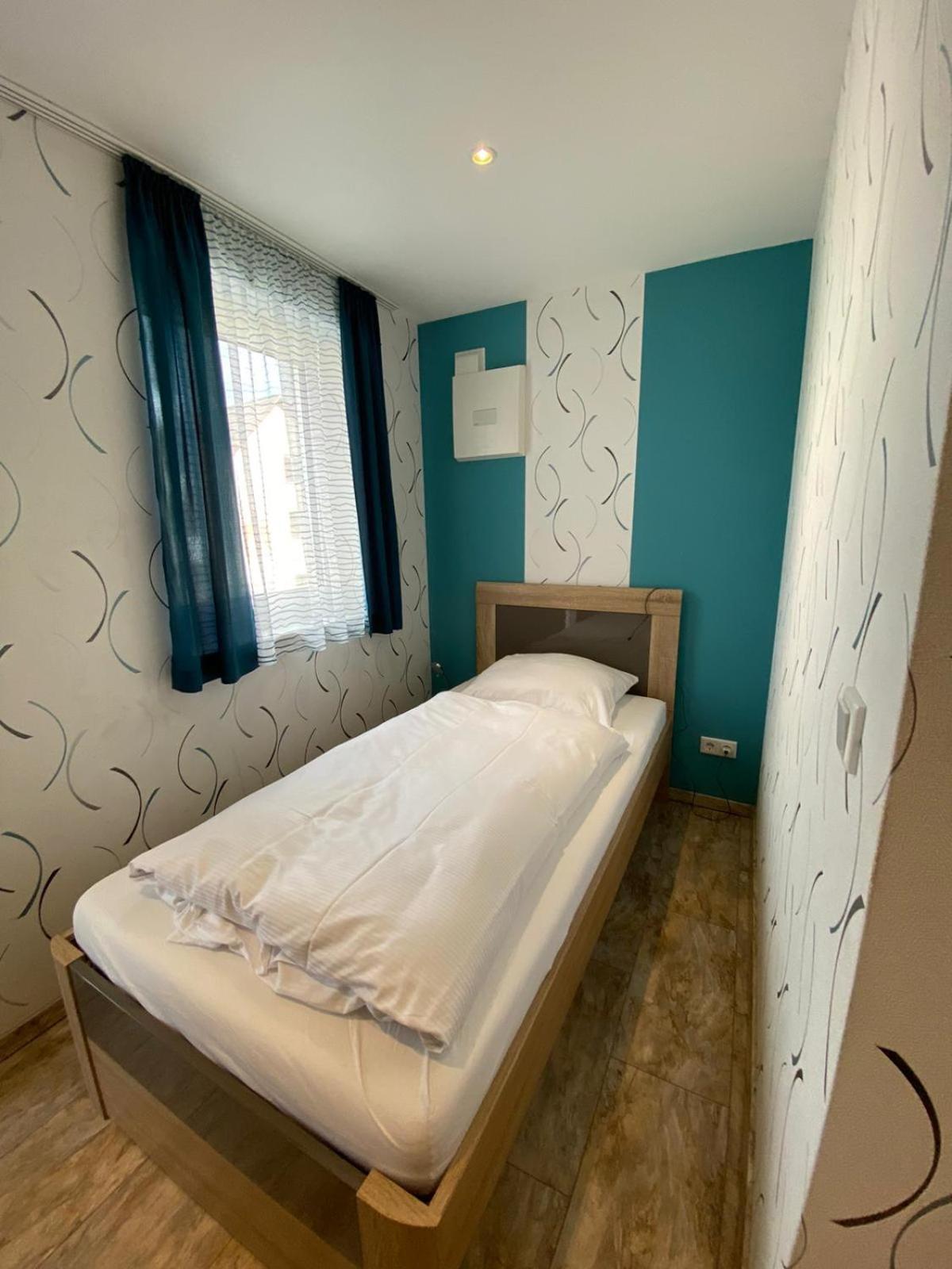Hotel Mowo Kirchberg Würzburg Esterno foto
