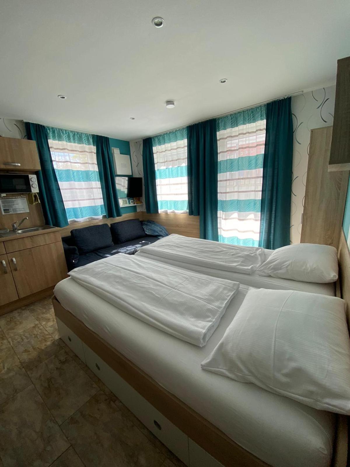 Hotel Mowo Kirchberg Würzburg Esterno foto